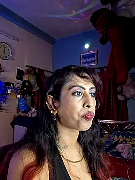 Snapshot of Love_Beauty01 chatting on June 2026 06:35:02 PM Love Beauty01 online show from June 2026 06:35:02 PM