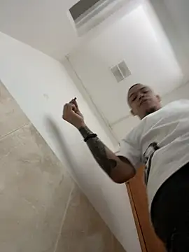 AlphaMasterXxx online show from November 2025 02:17:02 PM