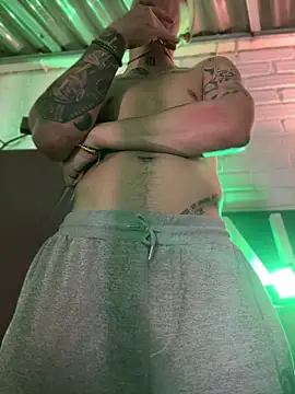 AlphaMasterXxx online show from April 2026 11:40:02 PM