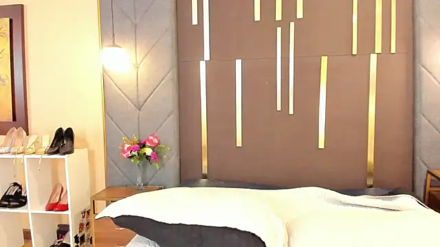 Snapshot of OliviGrace chatting on October 2025 10:33:01 PM OliviGrace online show from October 2025 10:33:01 PM