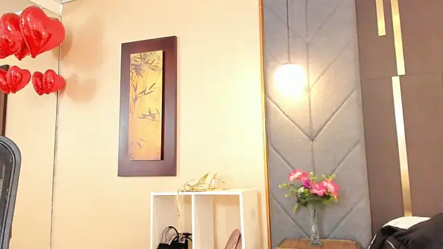 Snapshot of OliviGrace chatting on November 2025 08:41:02 PM OliviGrace online show from November 2025 08:41:02 PM