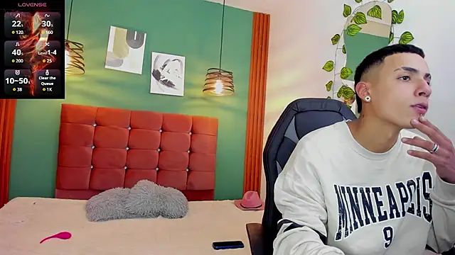 Aisha andy online show from November 2025 03:38:01 AM