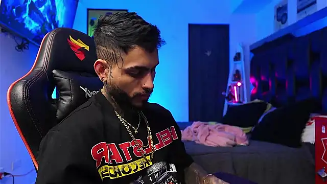 logan hugh8 online show from January 2026 09:36:01 AM