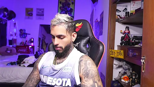 logan hugh8 online show from March 2026 10:32:02 AM