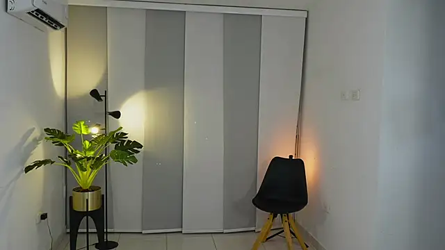 Snapshot of Timmyshy_ chatting on October 2025 10:52:02 PM Timmyshy  online show from October 2025 10:52:02 PM