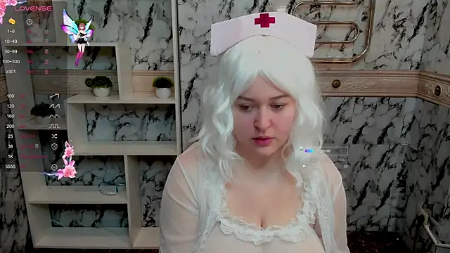 Snapshot of HelenHartt chatting on October 2025 02:46:02 AM HelenHartt online show from October 2025 02:46:02 AM