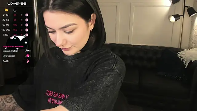 Dark Moni online show from October 2025 02:52:01 AM