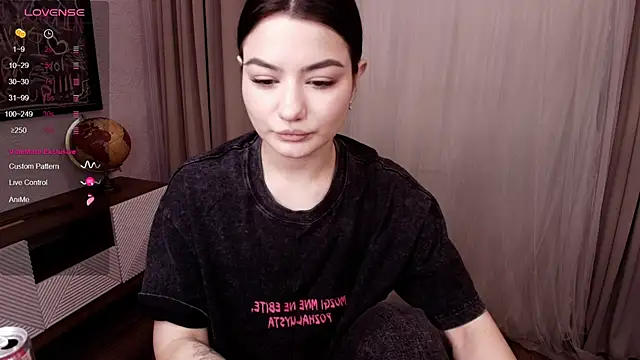 Dark Moni online show from October 2025 02:45:01 AM