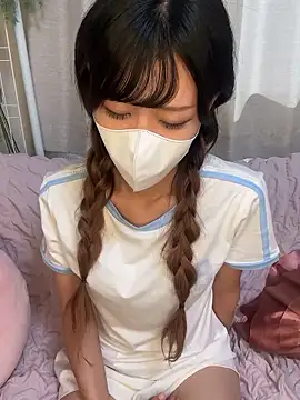 emiiiii1001 online show from September 2025 05:18:01 AM