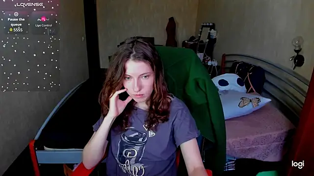 Agata in Wonderland online show from December 2025 09:49:01 AM