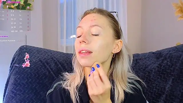 NyxaThorn online show from September 2025 02:33:02 PM