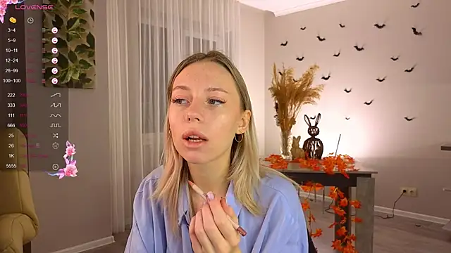 NyxaThorn online show from November 2025 02:41:01 PM