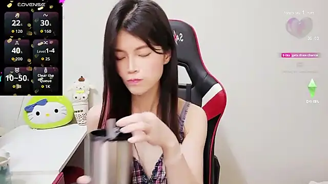 Snapshot of Alina10932 chatting on September 2025 07:54:01 AM Alina10932 online show from September 2025 07:54:01 AM