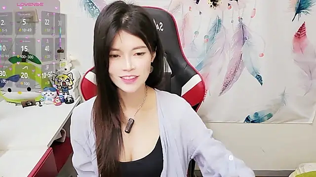 Snapshot of Alina10932 chatting on November 2025 09:20:01 AM Alina10932 online show from November 2025 09:20:01 AM