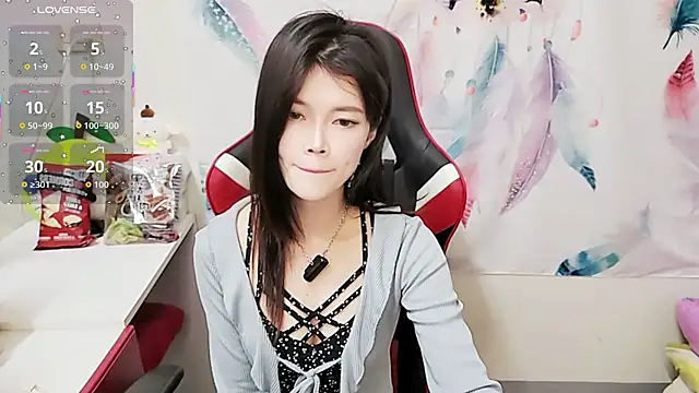 Snapshot of Alina10932 chatting on December 2025 09:13:02 AM Alina10932 online show from December 2025 09:13:02 AM