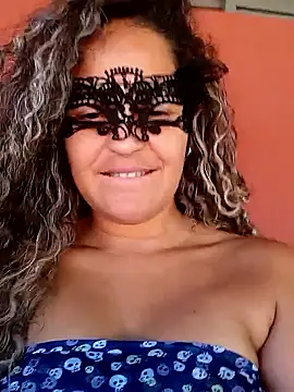 RaphinhaSanches online show from November 2025 01:44:02 PM