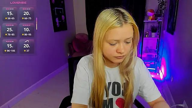 Millie Vanillies online show from October 2025 03:21:01 PM