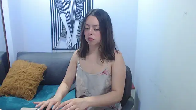 LiaGlow online show from September 2025 03:56:01 PM