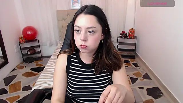 LiaGlow online show from December 2025 10:58:01 PM