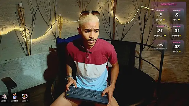 MarcusRain  online show from December 2025 03:33:01 AM