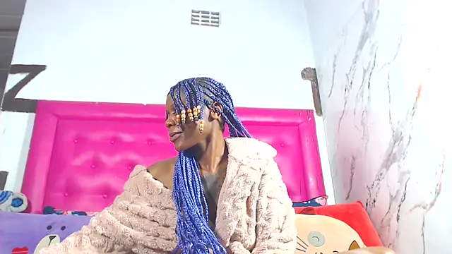 Snapshot of LoloQueen5 chatting on July 2026 11:41:01 PM LoloQueen5 online show from July 2026 11:41:01 PM