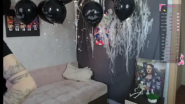 Snapshot of Violetwin chatting on October 2025 12:28:02 PM Violetwin online show from October 2025 12:28:02 PM