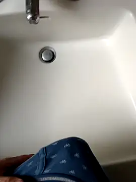 Snapshot of Empi19cm chatting on October 2025 04:28:01 PM Empi19cm online show from October 2025 04:28:01 PM