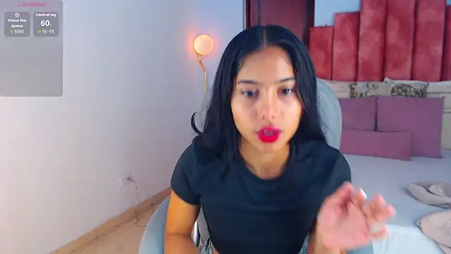 Milaa Star  online show from October 2025 04:04:02 AM