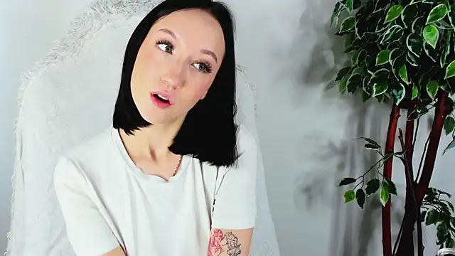 EileenMoores online show from September 2025 05:42:01 AM