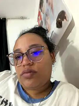 Snapshot of angels_evil chatting on December 2025 11:48:01 AM angels evil online show from December 2025 11:48:01 AM