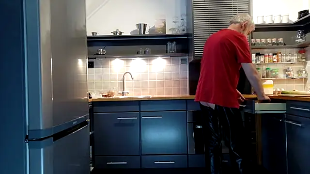 ewaldwillems99 online show from December 2025 02:03:01 PM