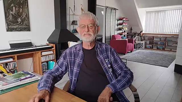 ewaldwillems99 online show from June 2026 12:55:01 PM