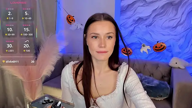 Snapshot of Aria_Mila chatting on October 2025 11:28:01 AM Aria Mila online show from October 2025 11:28:01 AM