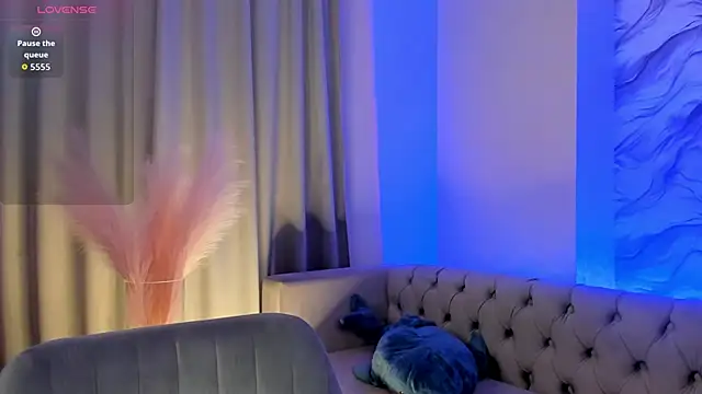 Snapshot of Aria_Mila chatting on November 2025 11:32:02 AM Aria Mila online show from November 2025 11:32:02 AM