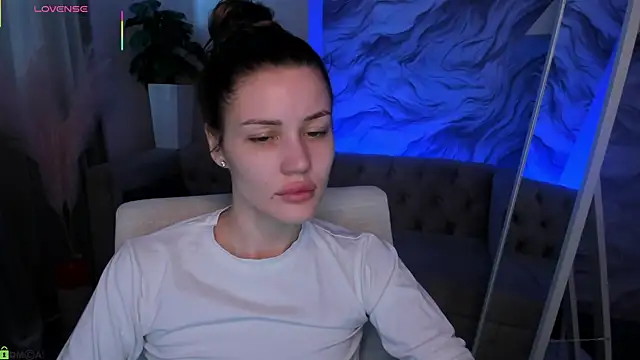 Aria Mila online show from April 2026 03:24:01 AM