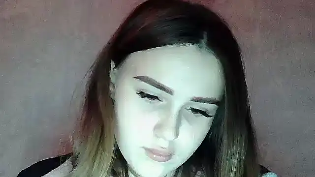 Snapshot of SweetLoraa chatting on December 2025 05:18:02 PM SweetLoraa online show from December 2025 05:18:02 PM