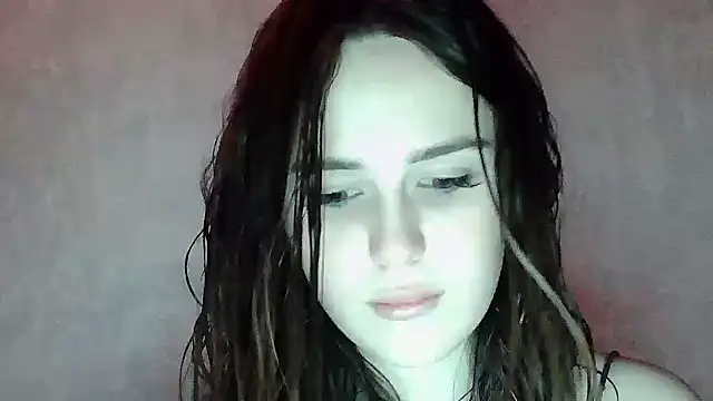 SweetLoraa online show from April 2026 07:26:02 PM