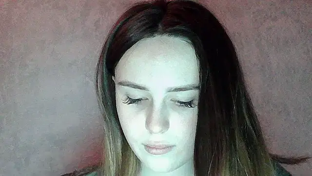 SweetLoraa online show from April 2026 07:25:01 PM