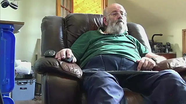 janzer13 online show from September 2025 01:04:01 PM