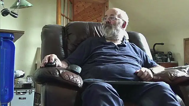 janzer13 online show from September 2025 02:00:02 PM