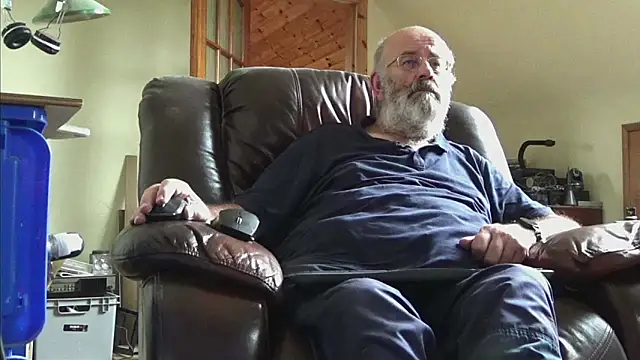 janzer13 online show from October 2025 12:00:02 PM