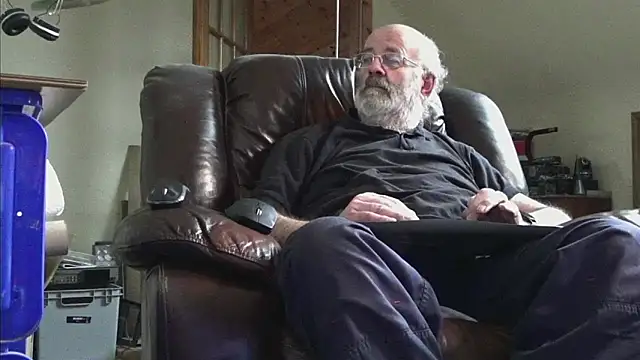 Snapshot of janzer13 chatting on January 2026 01:46:02 PM janzer13 online show from January 2026 01:46:02 PM