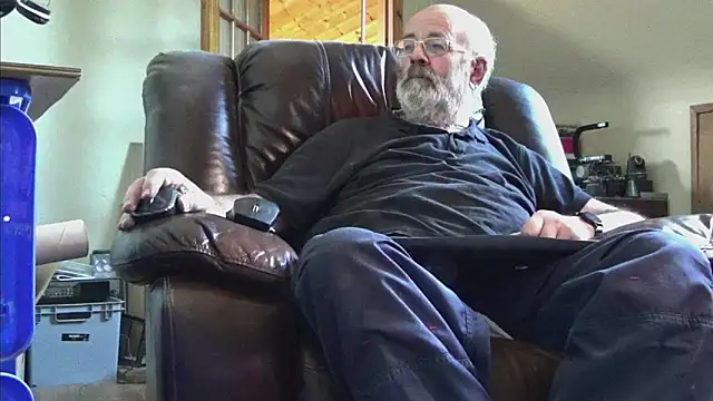 Snapshot of janzer13 chatting on January 2026 02:20:01 PM janzer13 online show from January 2026 02:20:01 PM