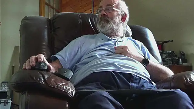 Snapshot of janzer13 chatting on January 2026 02:10:01 PM janzer13 online show from January 2026 02:10:01 PM