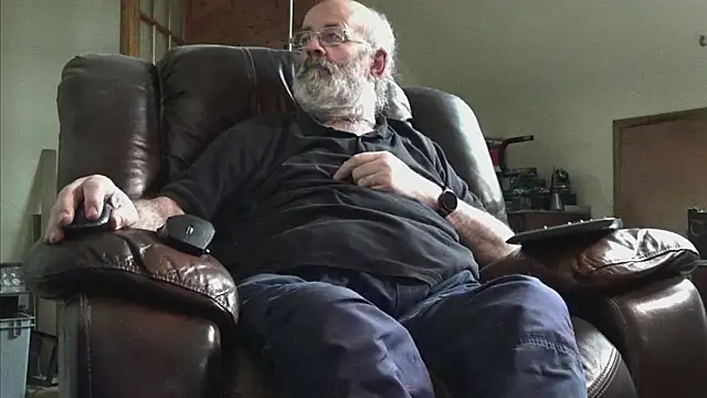 Snapshot of janzer13 chatting on February 2026 02:00:02 PM janzer13 online show from February 2026 02:00:02 PM