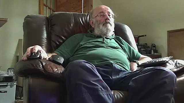 Snapshot of janzer13 chatting on February 2026 02:09:01 PM janzer13 online show from February 2026 02:09:01 PM