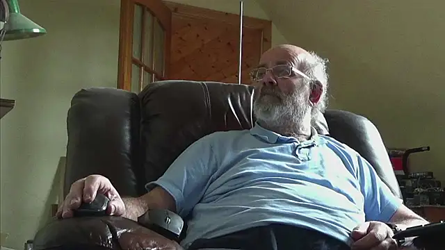 Snapshot of janzer13 chatting on February 2026 01:30:02 PM janzer13 online show from February 2026 01:30:02 PM