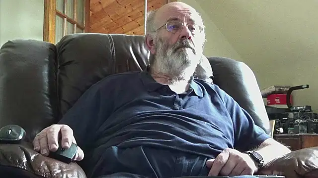 Snapshot of janzer13 chatting on February 2026 01:51:01 PM janzer13 online show from February 2026 01:51:01 PM