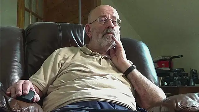 Snapshot of janzer13 chatting on February 2026 02:18:01 PM janzer13 online show from February 2026 02:18:01 PM