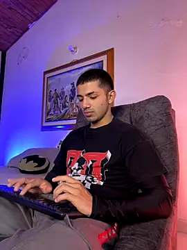 ArturoCardona  online show from November 2025 04:46:01 PM